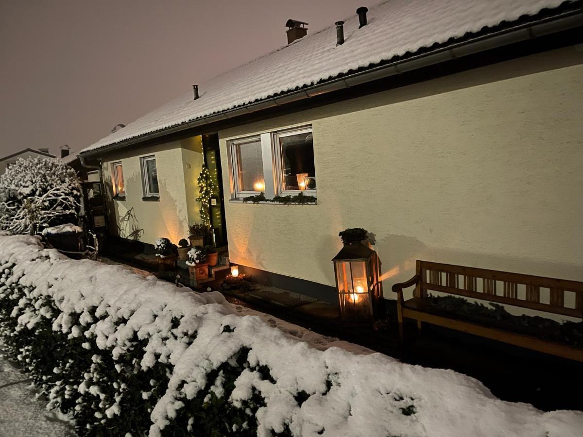 Appartement Region Esslingen - Naehe Messe - Flughafen - Stuttgart - Wohnen Und Arbeiten Auf Zeit In 120M2 Wohlfuehlatmosphaere - Ab 3 Uebernachtungen - Geeignet Fuer 4 Pers Incl Kinder - Beistellbett Moeglich - Kinder Und Tiere Willkommen - Garage F Altbach エクステリア 写真