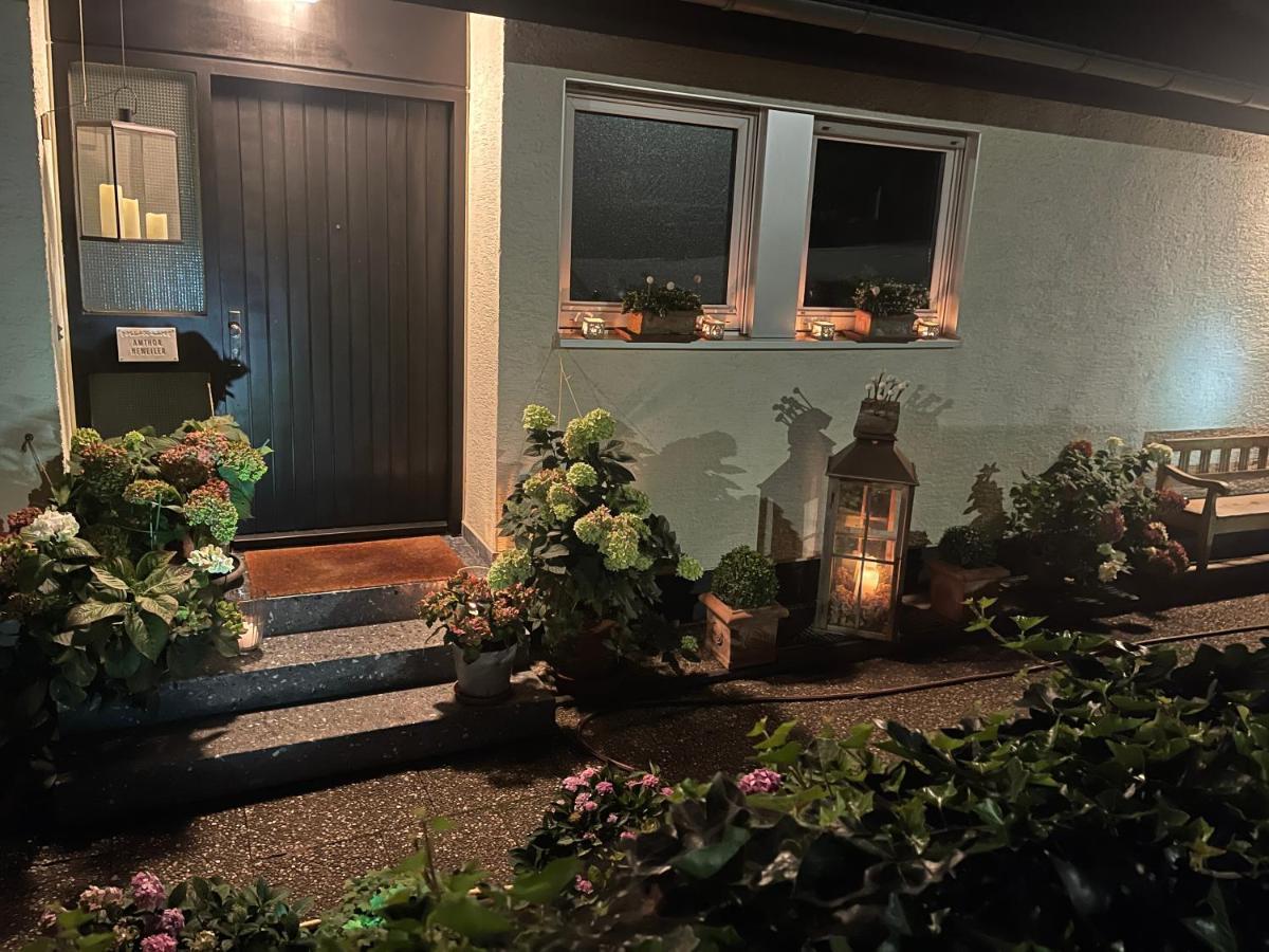 Appartement Region Esslingen - Naehe Messe - Flughafen - Stuttgart - Wohnen Und Arbeiten Auf Zeit In 120M2 Wohlfuehlatmosphaere - Ab 3 Uebernachtungen - Geeignet Fuer 4 Pers Incl Kinder - Beistellbett Moeglich - Kinder Und Tiere Willkommen - Garage F Altbach エクステリア 写真