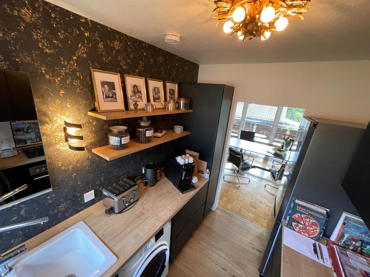 Appartement Region Esslingen - Naehe Messe - Flughafen - Stuttgart - Wohnen Und Arbeiten Auf Zeit In 120M2 Wohlfuehlatmosphaere - Ab 3 Uebernachtungen - Geeignet Fuer 4 Pers Incl Kinder - Beistellbett Moeglich - Kinder Und Tiere Willkommen - Garage F Altbach エクステリア 写真