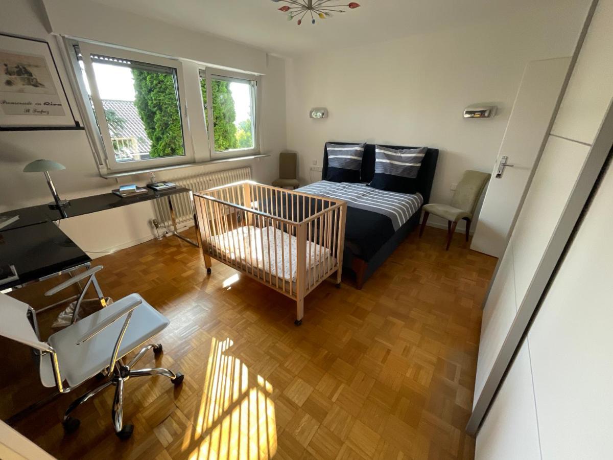 Appartement Region Esslingen - Naehe Messe - Flughafen - Stuttgart - Wohnen Und Arbeiten Auf Zeit In 120M2 Wohlfuehlatmosphaere - Ab 3 Uebernachtungen - Geeignet Fuer 4 Pers Incl Kinder - Beistellbett Moeglich - Kinder Und Tiere Willkommen - Garage F Altbach エクステリア 写真