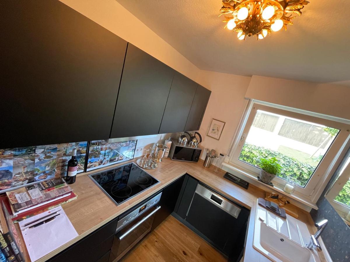 Appartement Region Esslingen - Naehe Messe - Flughafen - Stuttgart - Wohnen Und Arbeiten Auf Zeit In 120M2 Wohlfuehlatmosphaere - Ab 3 Uebernachtungen - Geeignet Fuer 4 Pers Incl Kinder - Beistellbett Moeglich - Kinder Und Tiere Willkommen - Garage F Altbach エクステリア 写真