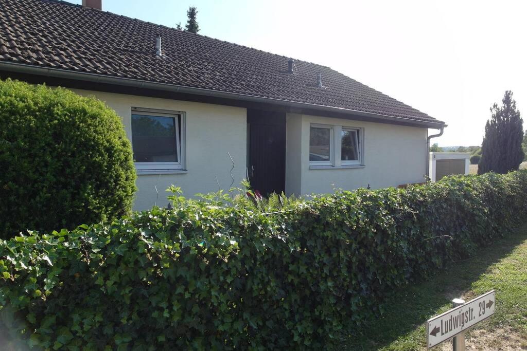 Appartement Region Esslingen - Naehe Messe - Flughafen - Stuttgart - Wohnen Und Arbeiten Auf Zeit In 120M2 Wohlfuehlatmosphaere - Ab 3 Uebernachtungen - Geeignet Fuer 4 Pers Incl Kinder - Beistellbett Moeglich - Kinder Und Tiere Willkommen - Garage F Altbach エクステリア 写真