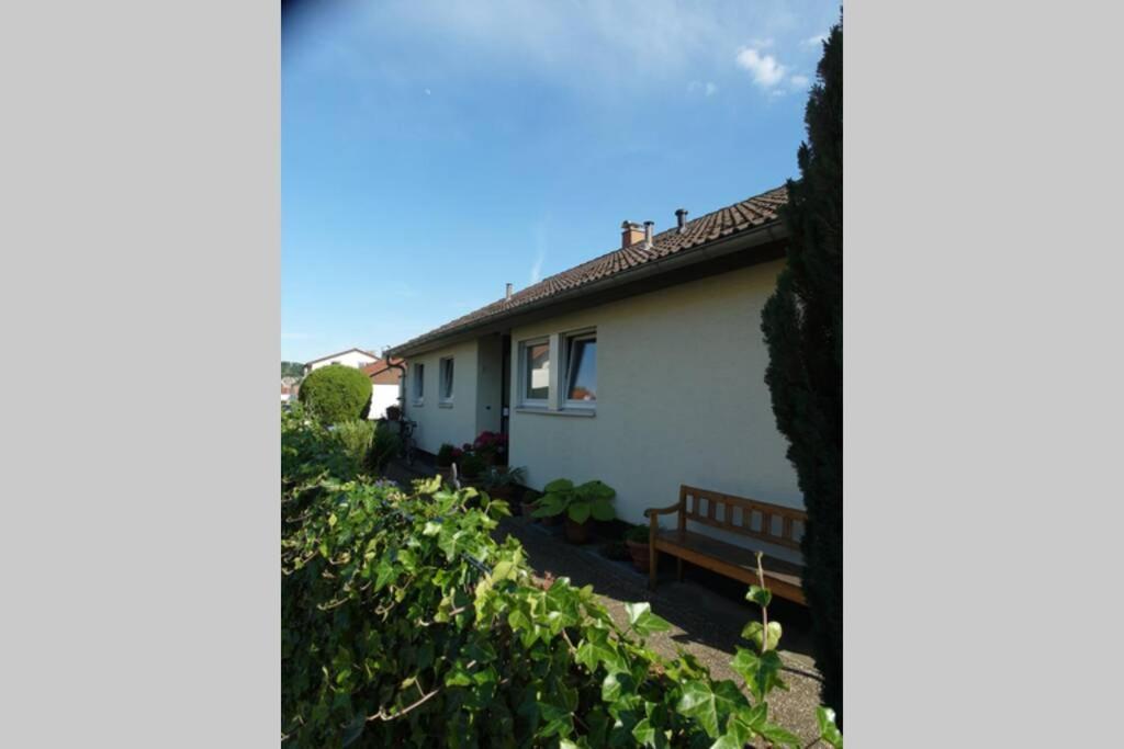 Appartement Region Esslingen - Naehe Messe - Flughafen - Stuttgart - Wohnen Und Arbeiten Auf Zeit In 120M2 Wohlfuehlatmosphaere - Ab 3 Uebernachtungen - Geeignet Fuer 4 Pers Incl Kinder - Beistellbett Moeglich - Kinder Und Tiere Willkommen - Garage F Altbach エクステリア 写真